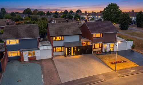 32 Hoylake Close, Nuneaton, CV11 6NJ