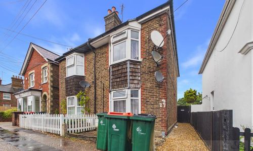 Hazelwick Road, Crawley, RH10