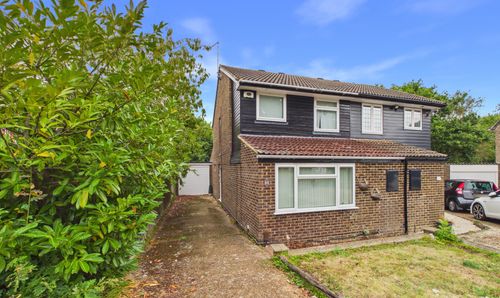 Stace Way, Worth, RH10