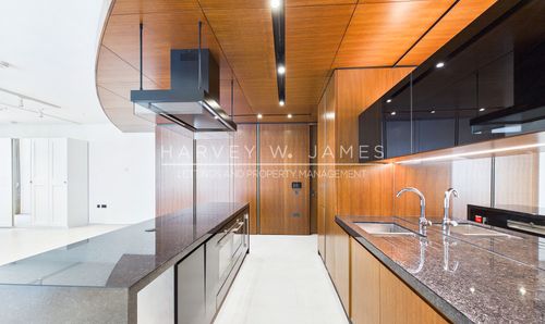 Park Drive, London, E14