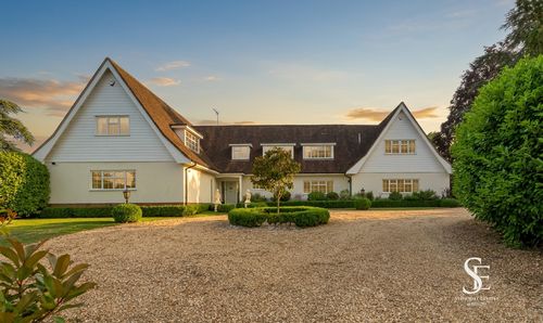 Henley Road, Hurley, SL6
