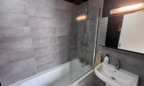 Flat 1, Avon Court, 18 La Chasse