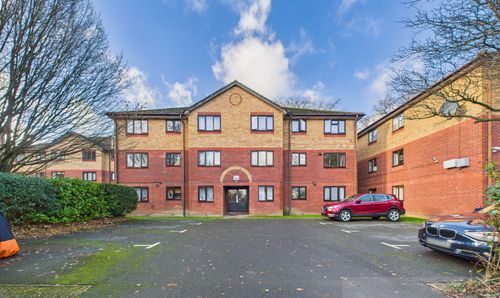 Longmere Road, Crawley, RH10