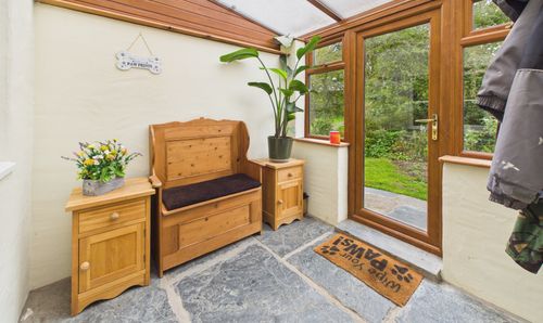 Side entrance Porch / Boot Room