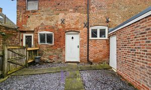 Station Road, Market Bosworth, CV13 photo