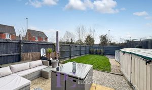 Kinross Way, Hinckley, LE10 thumbnail photo