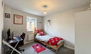 Kinross Way, Hinckley, LE10 thumbnail photo
