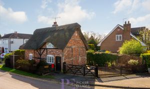 Wolds Lane, Wolvey, LE10 thumbnail photo