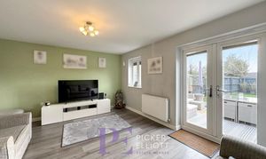 Kinross Way, Hinckley, LE10 thumbnail photo