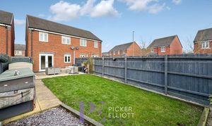 Kinross Way, Hinckley, LE10 thumbnail photo