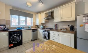 Kinross Way, Hinckley, LE10 thumbnail photo
