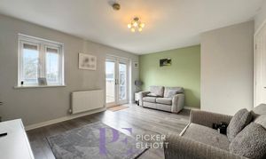 Kinross Way, Hinckley, LE10 thumbnail photo
