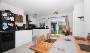 Pine Close, Stoke Golding, CV13 thumbnail photo