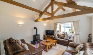 A photo of house for sale on Hinckley Road, Earl Shilton, LE9 from Picker Elliott Hinckley