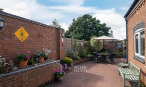 The Green, Dadlington, CV13 thumbnail photo