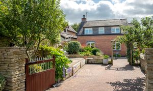 The Green, Dadlington, CV13 thumbnail photo