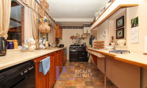 Boyslade Road East, Burbage, LE10 photo