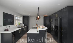 The Meadows, Burbage, LE10 photo