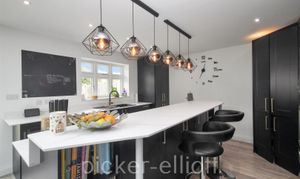 The Meadows, Burbage, LE10 photo