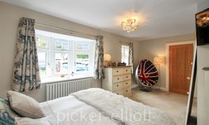 The Meadows, Burbage, LE10 photo