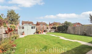 The Meadows, Burbage, LE10 photo