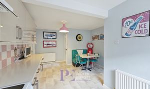 Manor Way, Burbage, LE10 thumbnail photo