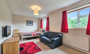 Manor Way, Burbage, LE10 thumbnail photo