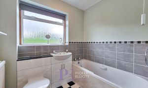 Manor Way, Burbage, LE10 thumbnail photo
