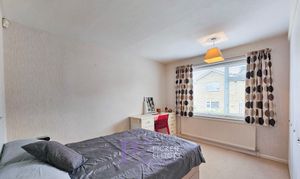 Manor Way, Burbage, LE10 thumbnail photo