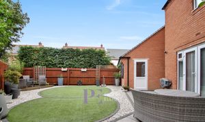Netherfield Drive, Sapcote, LE9 thumbnail photo