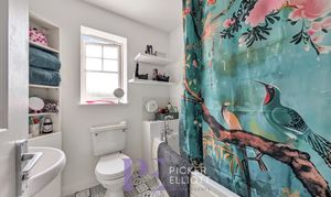 Whitworth Avenue, Hinckley, LE10 thumbnail photo