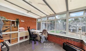Whitworth Avenue, Hinckley, LE10 thumbnail photo