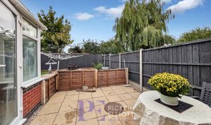 Whitworth Avenue, Hinckley, LE10 thumbnail photo