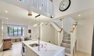 A photo of house to rent on Annexe at  Shakespeare Drive, Hinckley, LE10 from Picker Elliott Hinckley