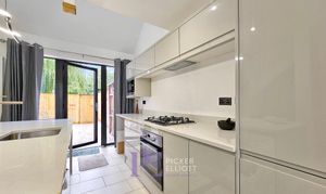 A photo of house to rent on Annexe at  Shakespeare Drive, Hinckley, LE10 from Picker Elliott Hinckley