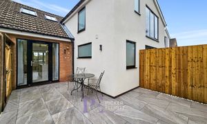 Annexe at  Shakespeare Drive, Hinckley, LE10 photo