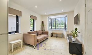 Annexe at  Shakespeare Drive, Hinckley, LE10 photo