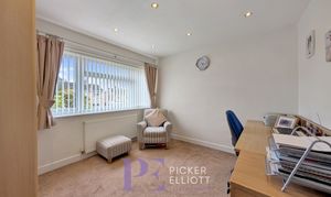 Moray Close, Hinckley, LE10 thumbnail photo