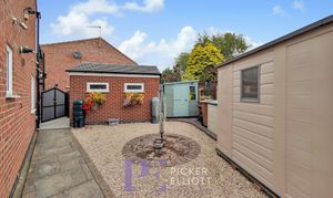 Moray Close, Hinckley, LE10 thumbnail photo