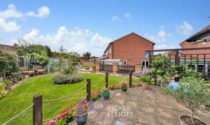 Moray Close, Hinckley, LE10 thumbnail photo