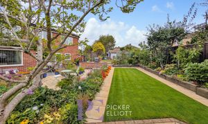 Moray Close, Hinckley, LE10 thumbnail photo