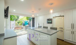 Main Street, Cadeby, CV13 thumbnail photo
