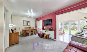 Laneside Drive, Hinckley, LE10 thumbnail photo