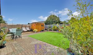 Laneside Drive, Hinckley, LE10 thumbnail photo