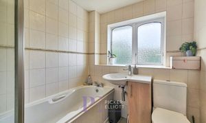 Zealand Close, Hinckley, LE10 thumbnail photo