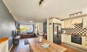 Zealand Close, Hinckley, LE10 thumbnail photo