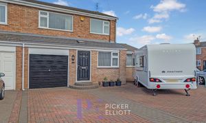 Azalea Drive, Burbage, LE10 thumbnail photo