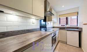 Willow Close, Burbage, LE10 thumbnail photo