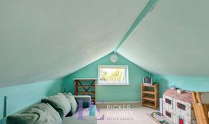 Roseway, Stoke Golding, CV13 thumbnail photo