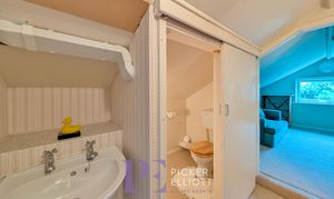 Roseway, Stoke Golding, CV13 thumbnail photo